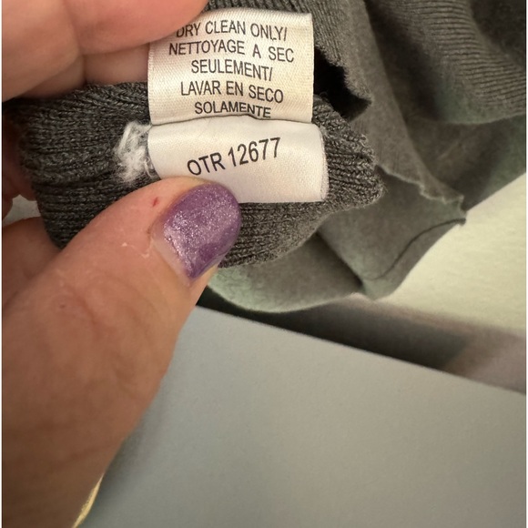 BCBG MaxAzria Grey Tunic Silk & Cotton Blend Sweater Size S. V-Neck. - Picture 6 of 10